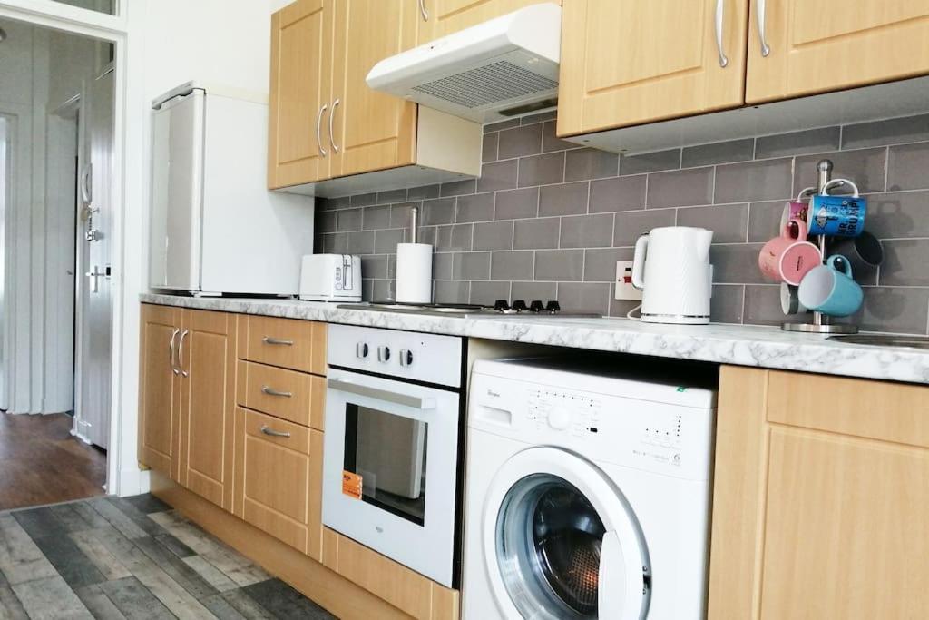 Spacious Stylish Centraly Located Flat Near Beach Largs Exteriér fotografie